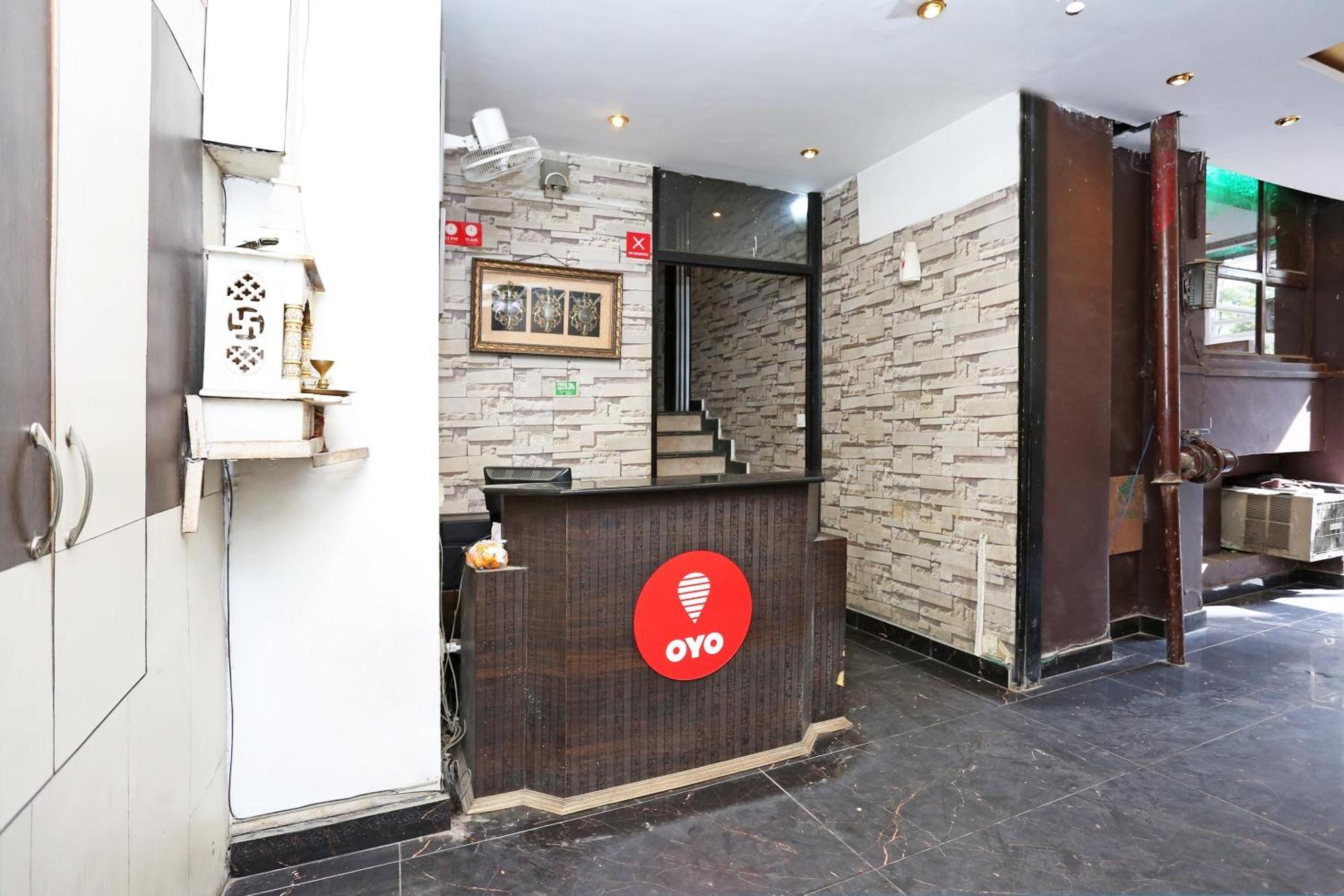 Oyo Flagship Hotel F Five Nuova Delhi Esterno foto