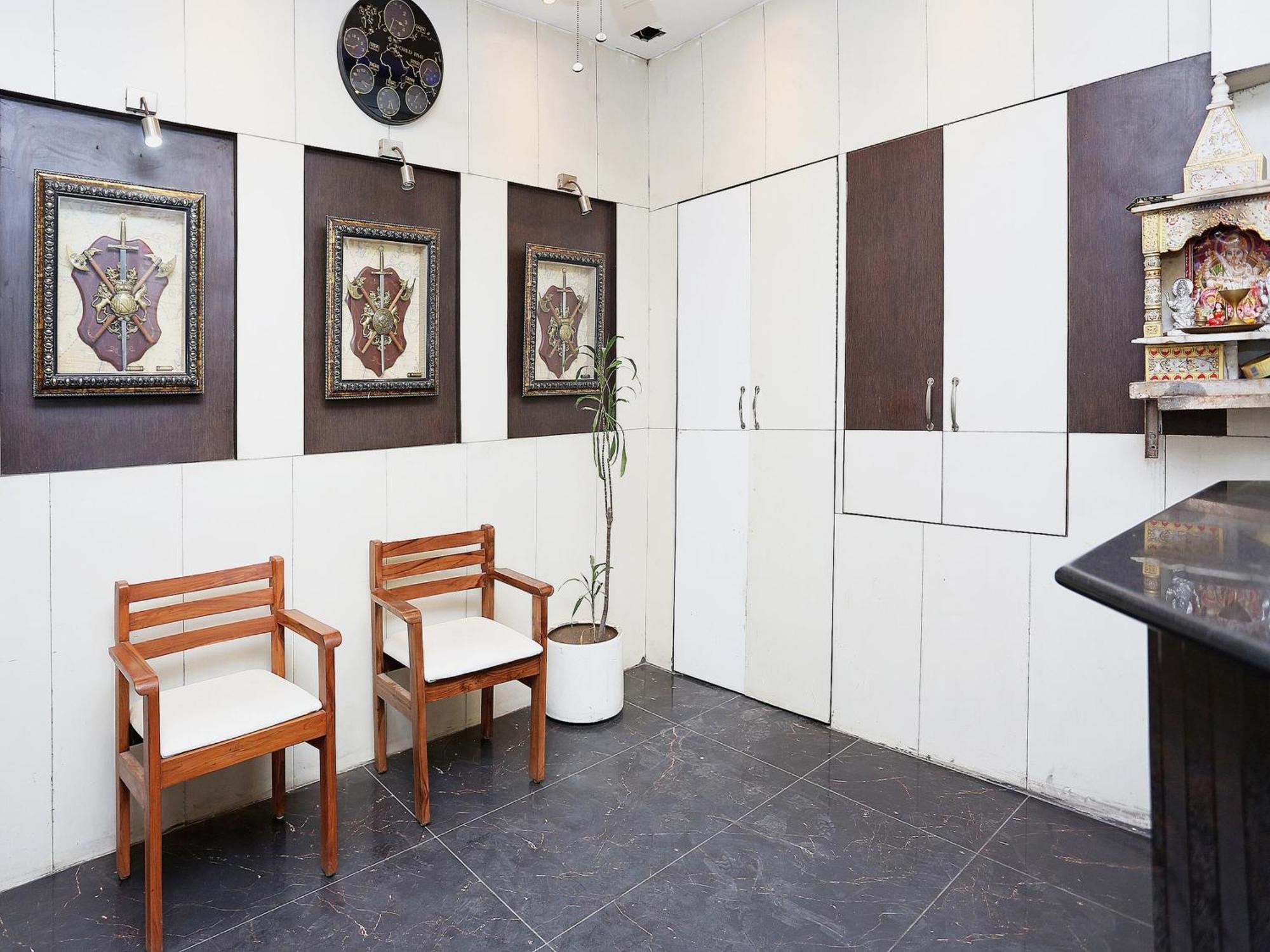 Oyo Flagship Hotel F Five Nuova Delhi Esterno foto