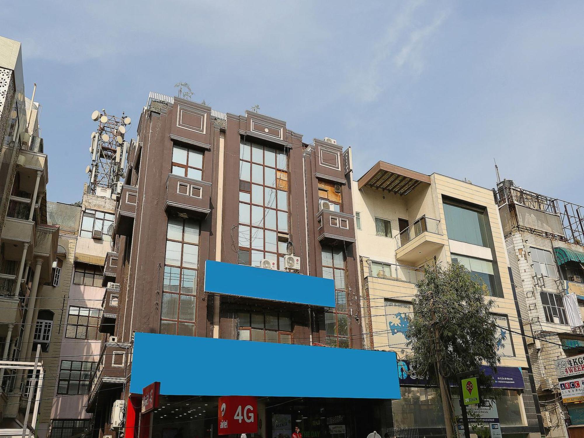 Oyo Flagship Hotel F Five Nuova Delhi Esterno foto