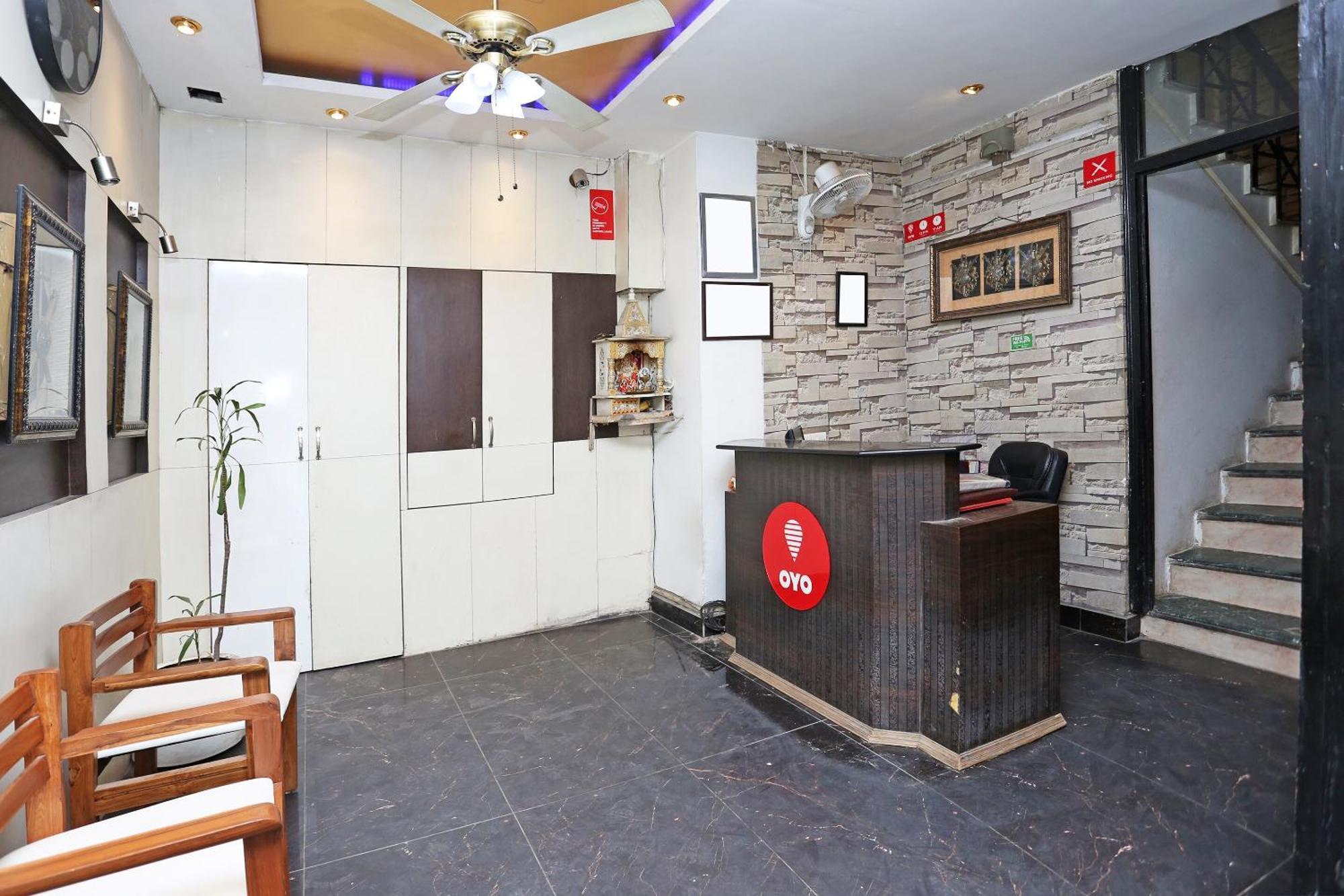 Oyo Flagship Hotel F Five Nuova Delhi Esterno foto