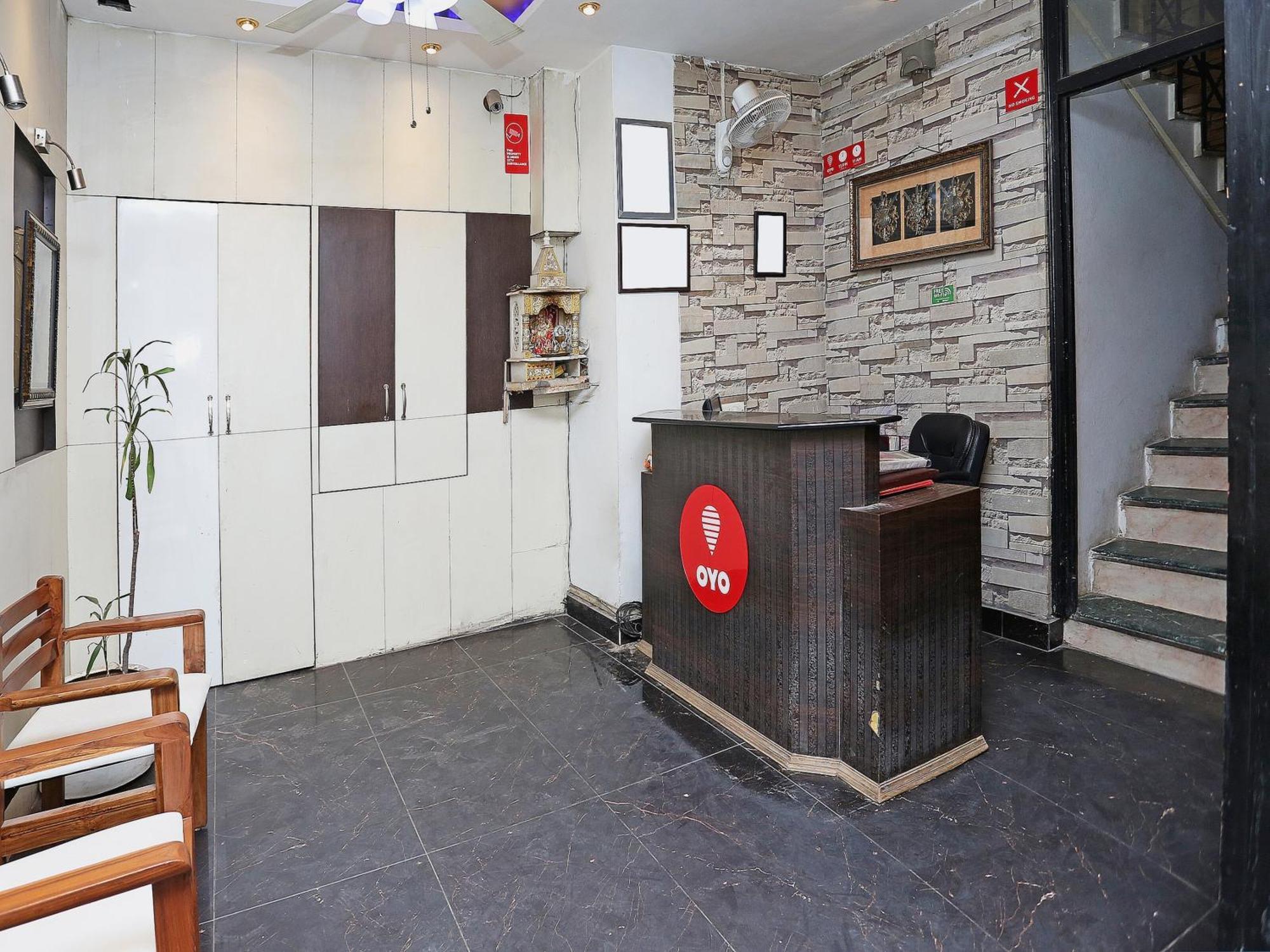 Oyo Flagship Hotel F Five Nuova Delhi Esterno foto