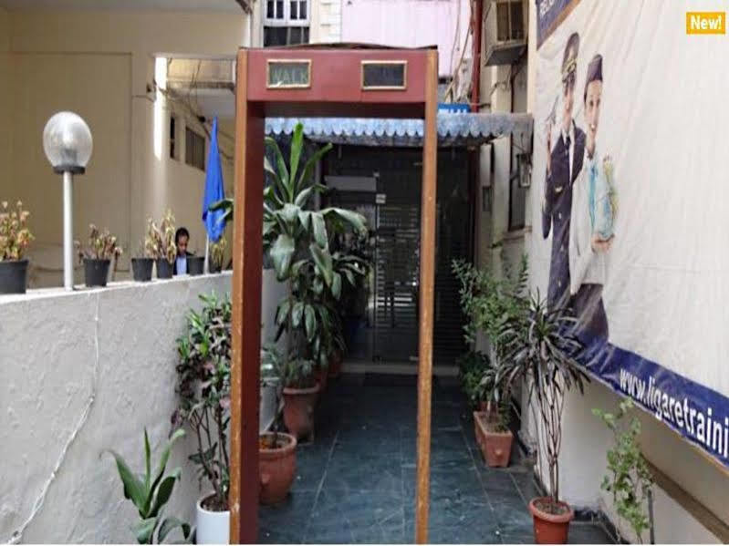 Oyo Flagship Hotel F Five Nuova Delhi Esterno foto